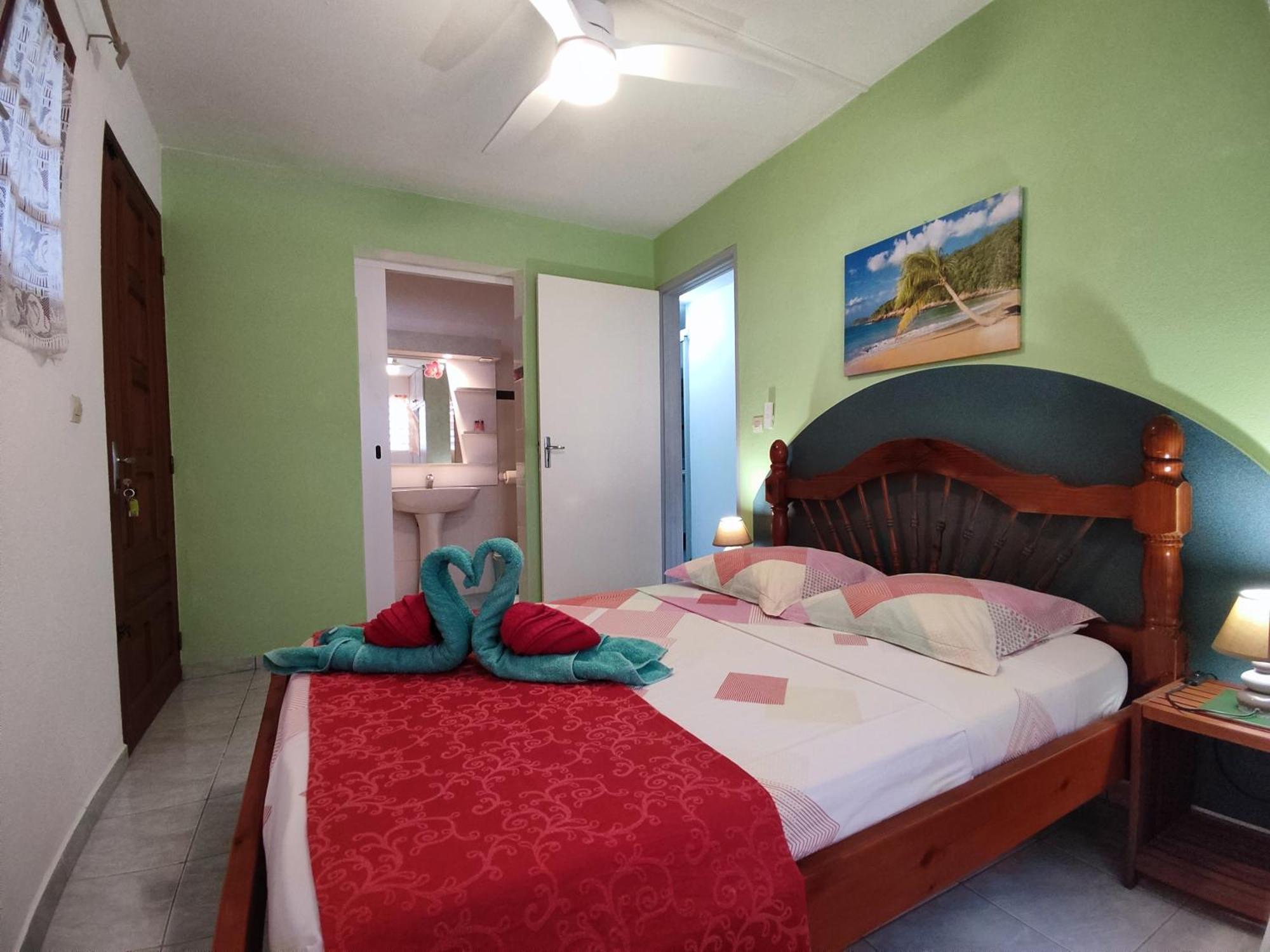 Bungalow With Sea View In ديساي المظهر الخارجي الصورة